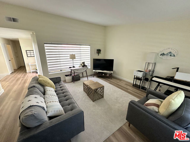15973 Alta Vista Drive, La Mirada CA: https://media.crmls.org/mediaz/31f1f93d-1047-4b68-812d-078ed79b1ab8.jpg