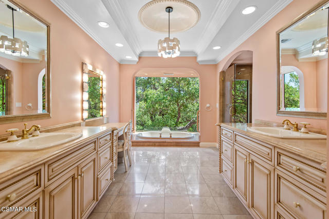 11 Inverness Road, Thousand Oaks CA: https://media.crmls.org/mediaz/31f2356d-68e4-46b1-b4ec-07895fb9813a.jpg