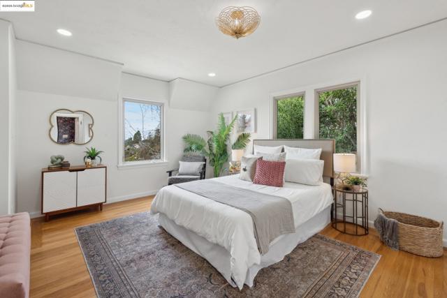 981 Indian Rock Ave, Berkeley CA: https://media.crmls.org/mediaz/31f25280-a453-45e0-a88f-2570e27985f0.jpg