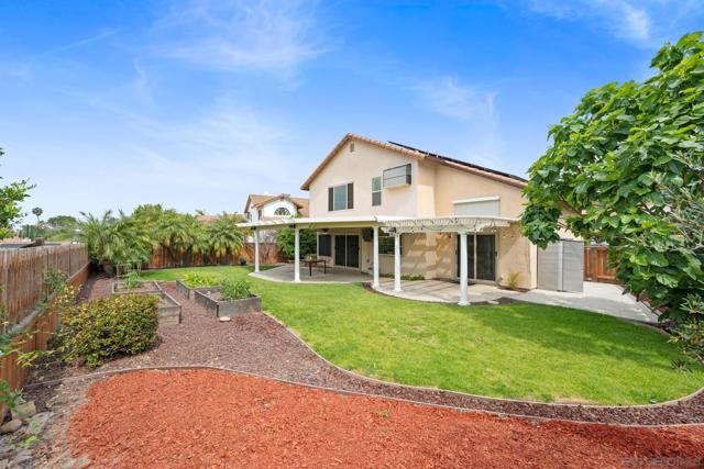 11479 Grassy Trail Dr, San Diego CA: https://media.crmls.org/mediaz/31f324a0-eae9-42d7-80c4-150c6aeac663.jpg