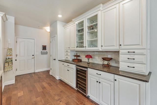 44737 Sun Valley Drive, King City CA: https://media.crmls.org/mediaz/31f33467-acc1-4ab6-9ba9-a0287cfdf545.jpg