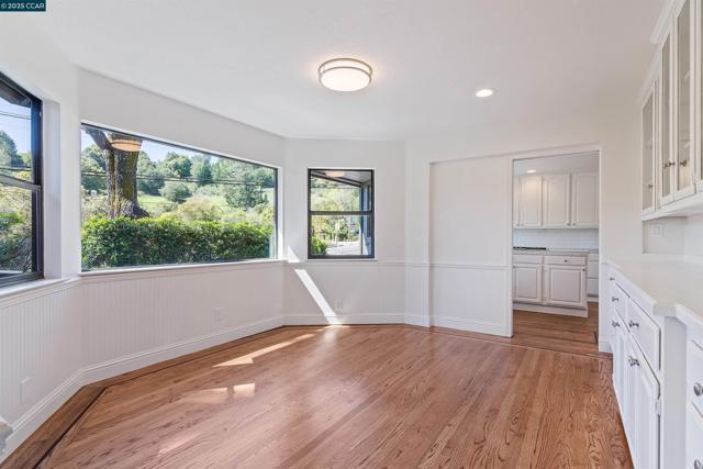 225 Rheem Blvd, Moraga CA: https://media.crmls.org/mediaz/31f3a9ab-fe6f-484a-afc1-e3afb38c39c9.jpg