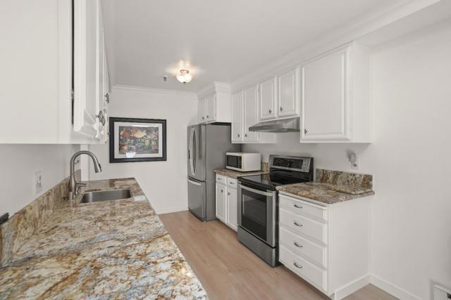 1500 Willow Avenue, Burlingame CA: https://media.crmls.org/mediaz/31f3b7d7-3a32-456e-8374-3808cabf677d.jpg