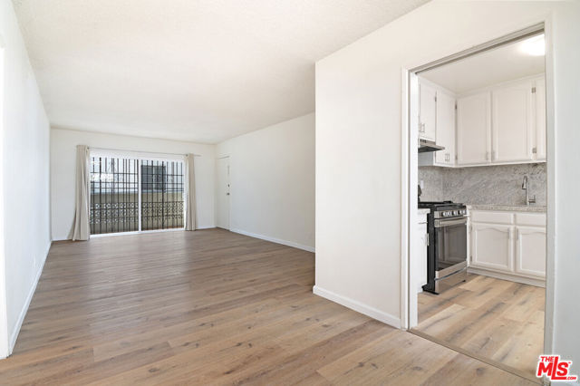 1937 S Bedford Street, Los Angeles CA: https://media.crmls.org/mediaz/31f3d74d-4d4f-43c4-b208-1bb0f5c595c7.jpg