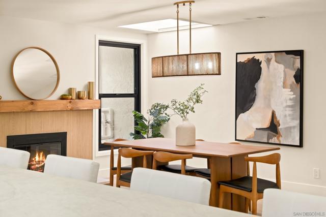 3985 Syme Dr, Carlsbad CA: https://media.crmls.org/mediaz/31f3df2e-ec82-4985-b1eb-ff221a1b0664.jpg