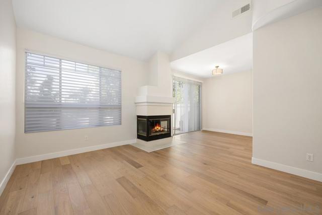 3693 RUETTE DE VILLE, San Diego CA: https://media.crmls.org/mediaz/31f40b63-cb6a-4f18-b39d-851bc4a51ec0.jpg