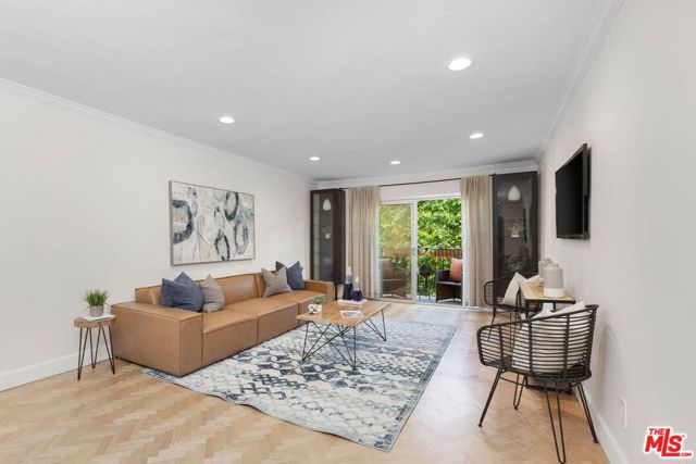 1045 North Kings Road, 207 photo 4