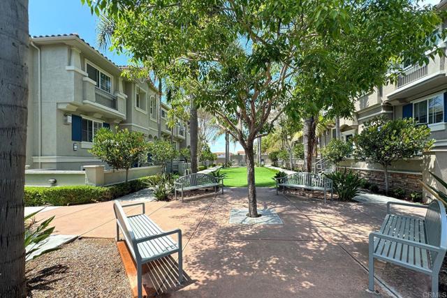 4031 Aidan Cir, Carlsbad CA: https://media.crmls.org/mediaz/31f42ddd-73b6-47ba-b617-89292386ae0b.jpg