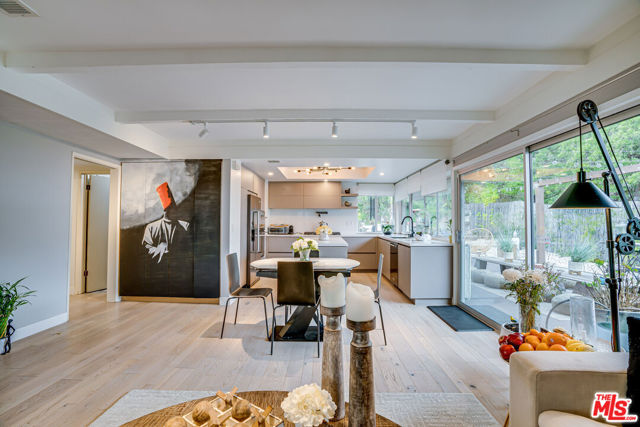 4101 Tarrybrae Terrace, Tarzana CA: https://media.crmls.org/mediaz/31f446ed-8266-48b8-888d-4bba3c05c776.jpg