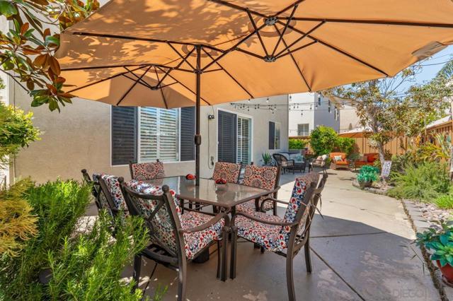 11353 Creekstone Ln, San Diego CA: https://media.crmls.org/mediaz/31f5147d-21a0-41cd-a268-024b466b8f6f.jpg