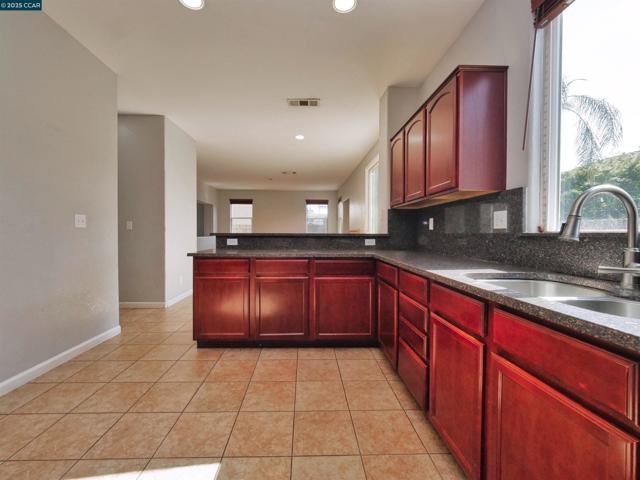 2035 Pasado Avenue, Manteca CA: https://media.crmls.org/mediaz/31f599e9-4383-4e8d-8517-5cb419edff4d.jpg