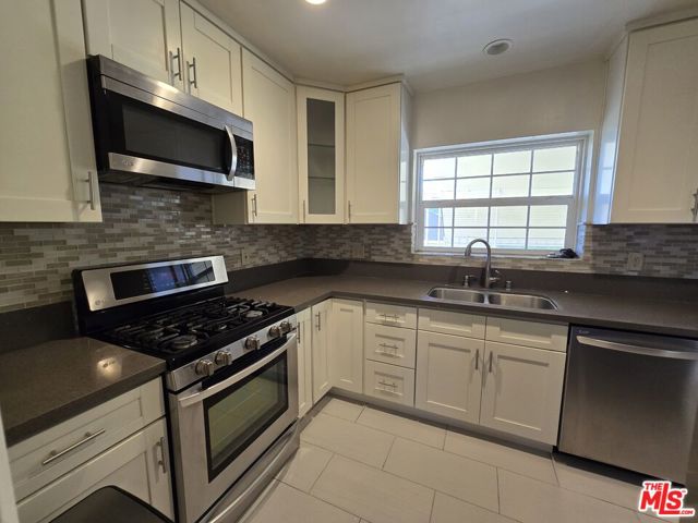 2944 Mayfield Avenue, La Crescenta CA: https://media.crmls.org/mediaz/31f5fb24-fd30-468c-9f00-f37737ec5c7c.jpg