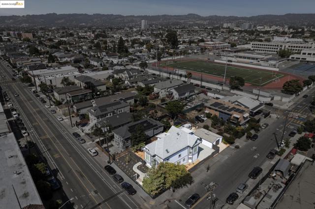2602 Adeline St, Oakland CA: https://media.crmls.org/mediaz/31f6366c-d3ab-4aa0-9896-0daf3a583733.jpg