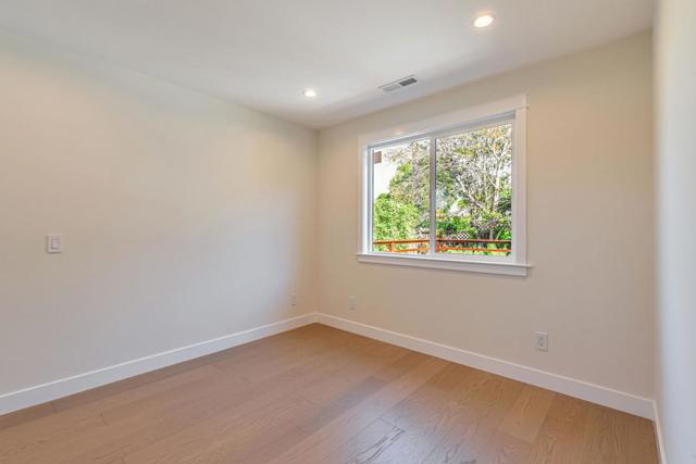 529 Hobart Avenue, San Mateo CA: https://media.crmls.org/mediaz/31f6a603-8e5e-4d54-942b-4d122e449d82.jpg
