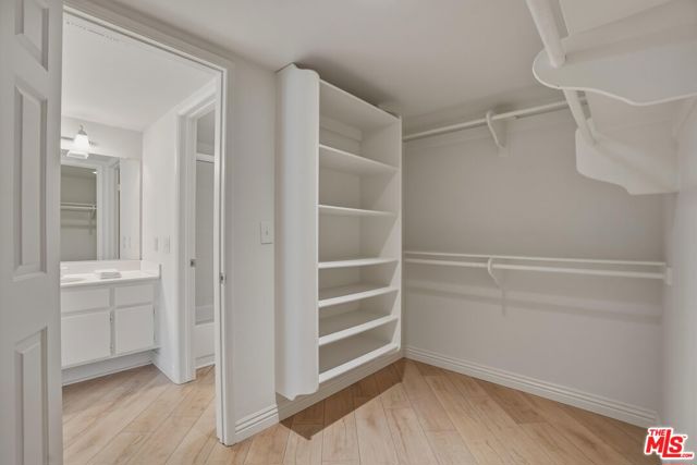 675 Oak Run Trail, Oak Park CA: https://media.crmls.org/mediaz/31f73f14-22d1-4717-93d9-78c09d07ce98.jpg