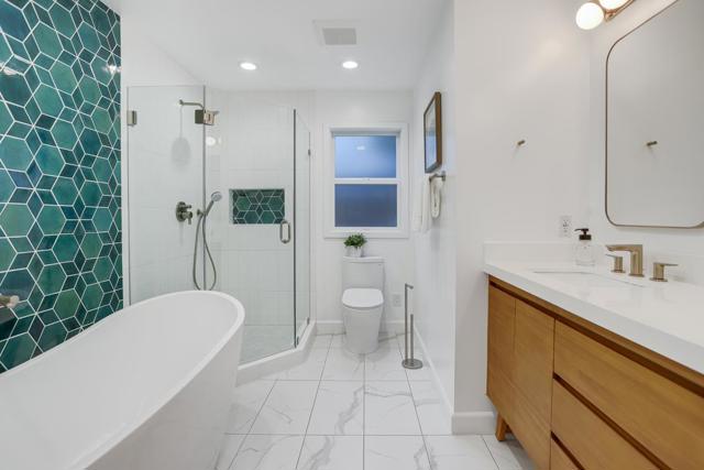 Image 18 of 39 For 3271 Catalina Avenue