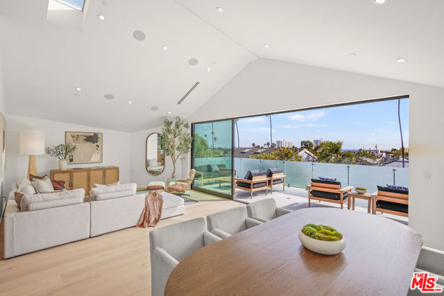 2530 Beverley Avenue, Santa Monica CA: https://media.crmls.org/mediaz/31f7bc94-8355-4234-aa7a-f0b6b7a2b2e4.jpg