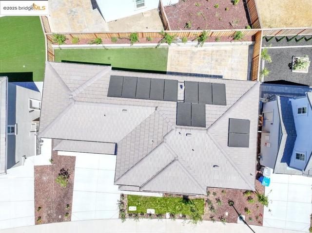 3007 Architect Ct, Vacaville CA: https://media.crmls.org/mediaz/31f82765-70e0-4937-83fe-118c37a31e59.jpg