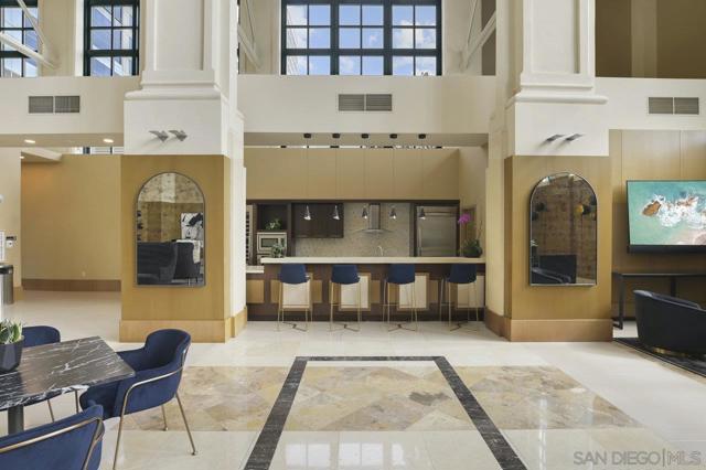 700 W E St, San Diego CA: https://media.crmls.org/mediaz/31f83d6b-8a19-4afe-bd0e-bcffd8f4528b.jpg