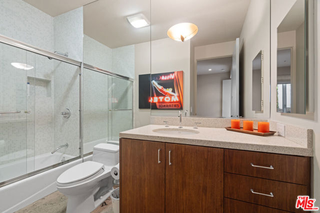 2207 Bowmont Drive, Beverly Hills CA: https://media.crmls.org/mediaz/31f862e8-b460-4f3d-ae6f-f42a0de50f02.jpg