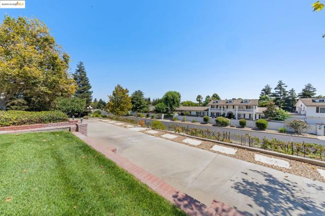 51 Cunha Ct, Oakley CA: https://media.crmls.org/mediaz/31f89326-5158-4d37-a1c1-f94376978408.jpg