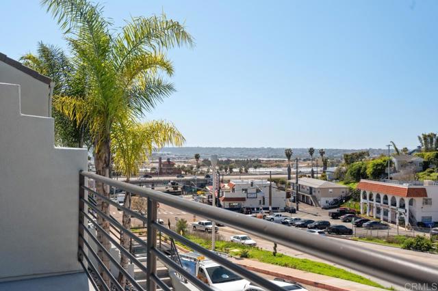 3521 Andrews Street, San Diego CA: https://media.crmls.org/mediaz/31f99490-1d80-49b1-8c3b-6570cadf015e.jpg