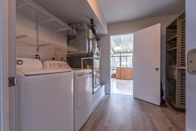 348 Avenida De Las Rosas, Encinitas CA: https://media.crmls.org/mediaz/31f9f346-f341-47c7-bcb0-a92ea27a7b85.jpg