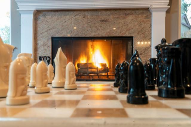 18 Sherman Court, Scotts Valley CA: https://media.crmls.org/mediaz/31fa618d-7f0f-41fb-8ac4-30698e452926.jpg