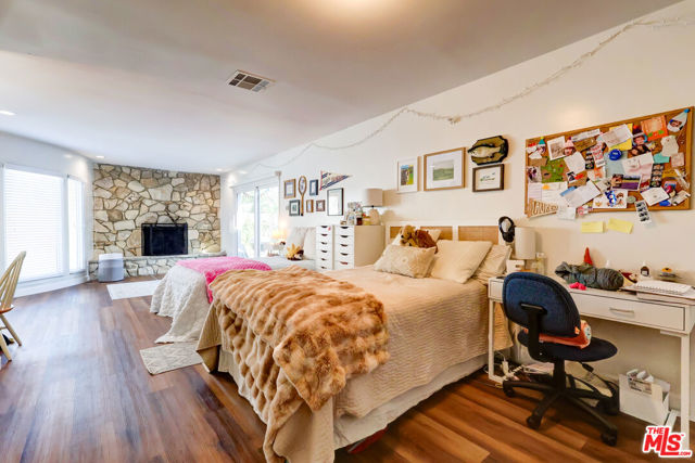 8008 El Manor Avenue, Los Angeles CA: https://media.crmls.org/mediaz/31faac6d-6bef-43d5-b6c3-88a09a7815b9.jpg