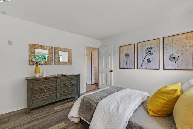 5135 Charlotte Way, Livermore CA: https://media.crmls.org/mediaz/31fac0d1-71d4-483f-b556-3f80f1959aec.jpg
