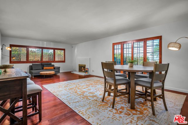 2925 Dona Susana Drive, Studio City CA: https://media.crmls.org/mediaz/31fb7dd9-f727-4247-9652-15c1afb3d080.jpg