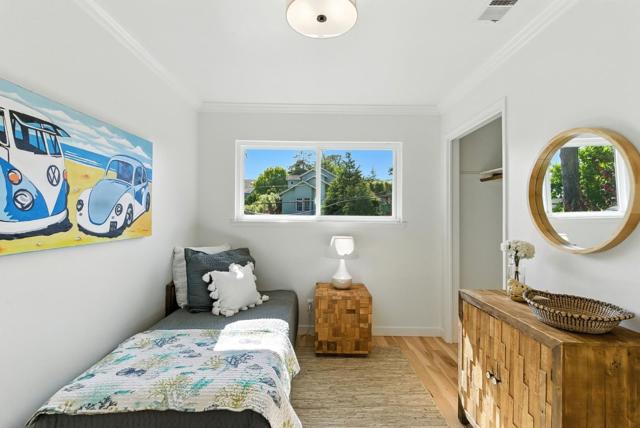 422 Avenue Portola, El Granada CA: https://media.crmls.org/mediaz/31fc1c28-ee52-4b98-aba3-ec068f376aac.jpg