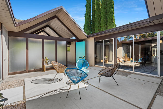1449 Fordham Avenue, Thousand Oaks CA: https://media.crmls.org/mediaz/31fc4165-2c24-4ac0-9a26-dd1710dadf9f.jpg