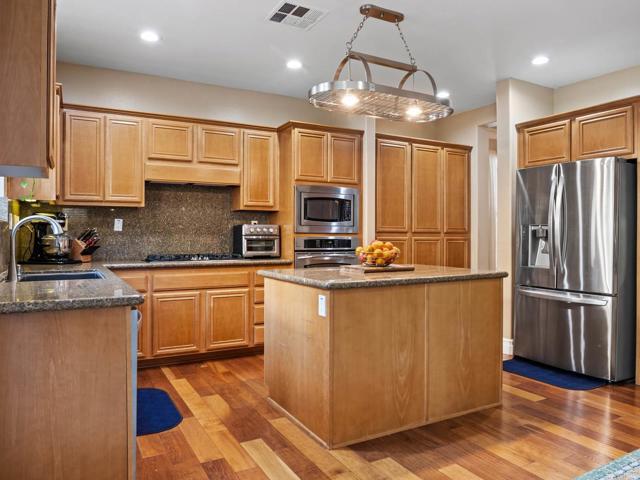 1176 Parkview Drive, Oceanside CA: https://media.crmls.org/mediaz/31fc788e-3032-4196-b08b-f8d265ec04ef.jpg