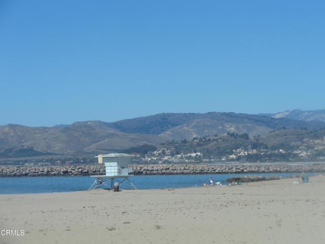 1215 Anchors Way Way, Ventura CA: https://media.crmls.org/mediaz/31fccbda-f2bc-46c2-8f94-2aa2b369465a.jpg
