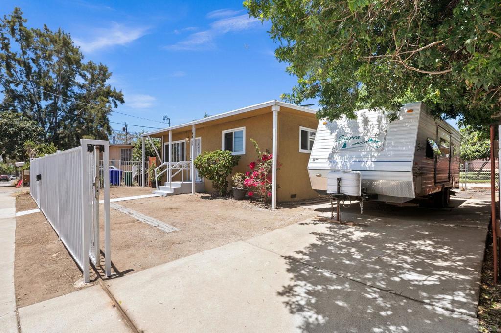 4418 Tremont St - photo 4