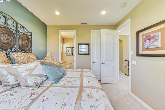 Image 35 of 53 For 3851 Silvera Ranch Dr