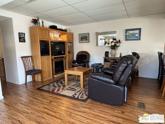 10 Hayes Street, Cathedral City CA: https://media.crmls.org/mediaz/31fdb2ed-322f-4a81-89b7-ecb714712728.jpg