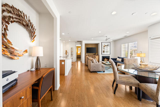 374 Terra Vita, Palm Springs CA: https://media.crmls.org/mediaz/31fe3517-28fc-4a04-b22c-daa2482a2497.jpg