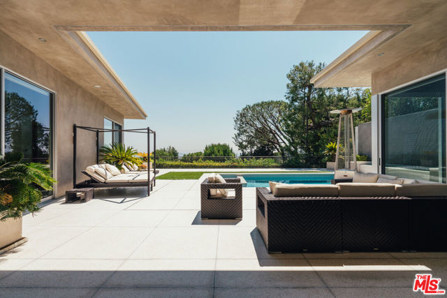1470 CARLA, Beverly Hills CA: https://media.crmls.org/mediaz/31fe3597-1b1c-42bd-b64c-15c10bcbf654.jpg