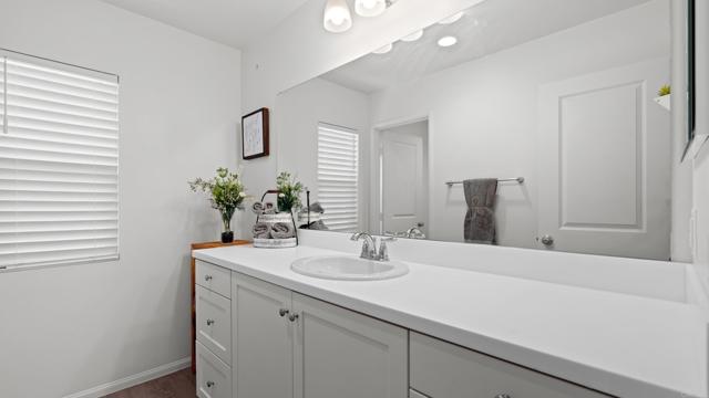 262 Camellia Way, Vista CA: https://media.crmls.org/mediaz/31fe88ed-40f9-4f37-893c-984e805e6ac4.jpg