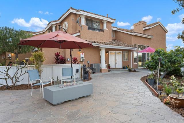 Detail Gallery Image 4 of 36 For 1512 Golfcrest Pl, Vista,  CA 92081 - 3 Beds | 2/1 Baths