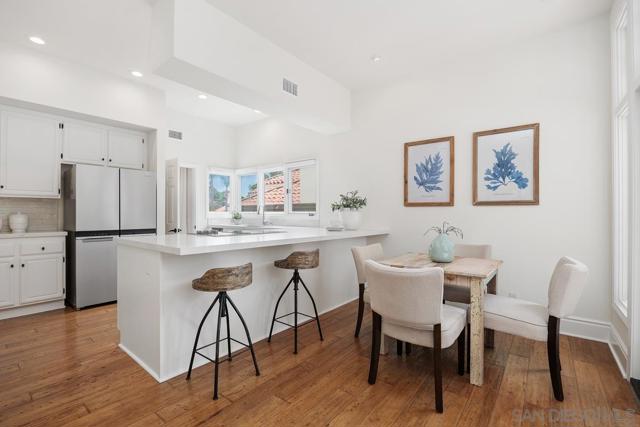 13563 Caminito Carmel, Del Mar CA: https://media.crmls.org/mediaz/31feed6e-1196-41cc-983b-351cf19e4d0e.jpg