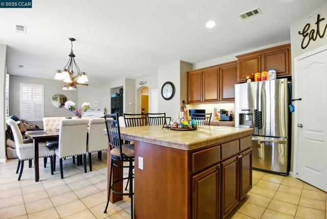 35 Belluno Dr, Stockton CA: https://media.crmls.org/mediaz/31ffb3f6-f9e3-477b-a69e-6930f852b005.jpg