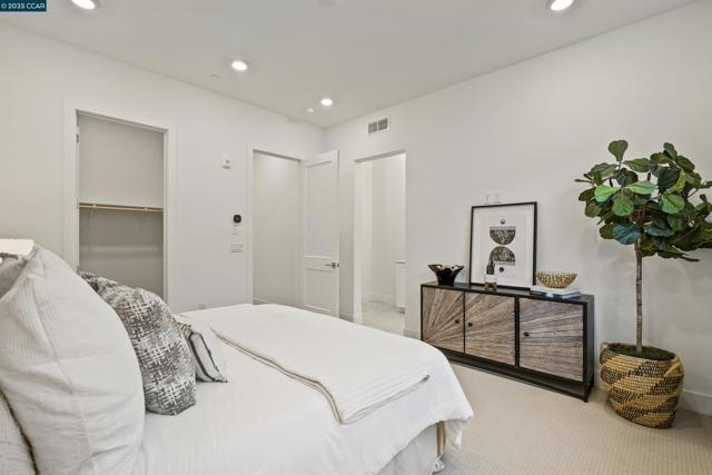 301 Stone Pine Terrace, Sunnyvale CA: https://media.crmls.org/mediaz/31ffdccd-d22f-44c7-9805-71b41d7ac09c.jpg