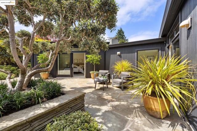 7 Requa Place, Piedmont CA: https://media.crmls.org/mediaz/32008dc1-3a51-40f5-a456-c8cb914e959f.jpg