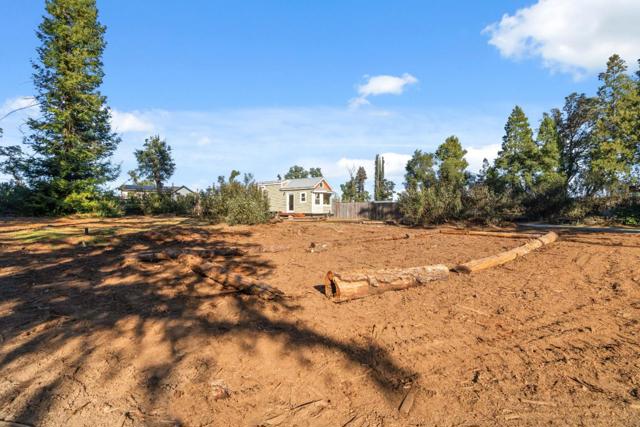 15 Braemoor Drive, Santa Cruz CA: https://media.crmls.org/mediaz/3200e2c9-8a56-4b1c-8d3d-b0a1ae641361.jpg