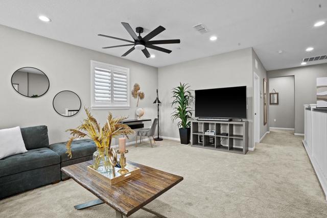 1737 Cranbrook Court, Lathrop CA: https://media.crmls.org/mediaz/3201afdb-fddc-45ea-aa86-e1e174fa3330.jpg