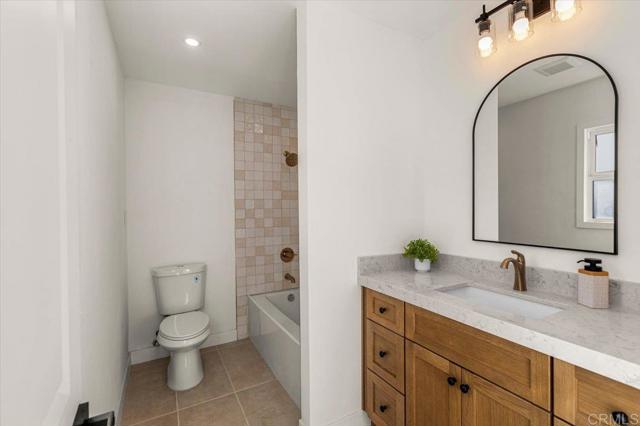 874 Hacienda Drive, El Cajon CA: https://media.crmls.org/mediaz/3202788e-58f6-4c82-a242-e4046644c317.jpg