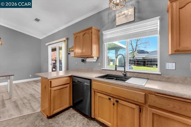 Image 14 of 33 For 19388 Bonanza King Dr